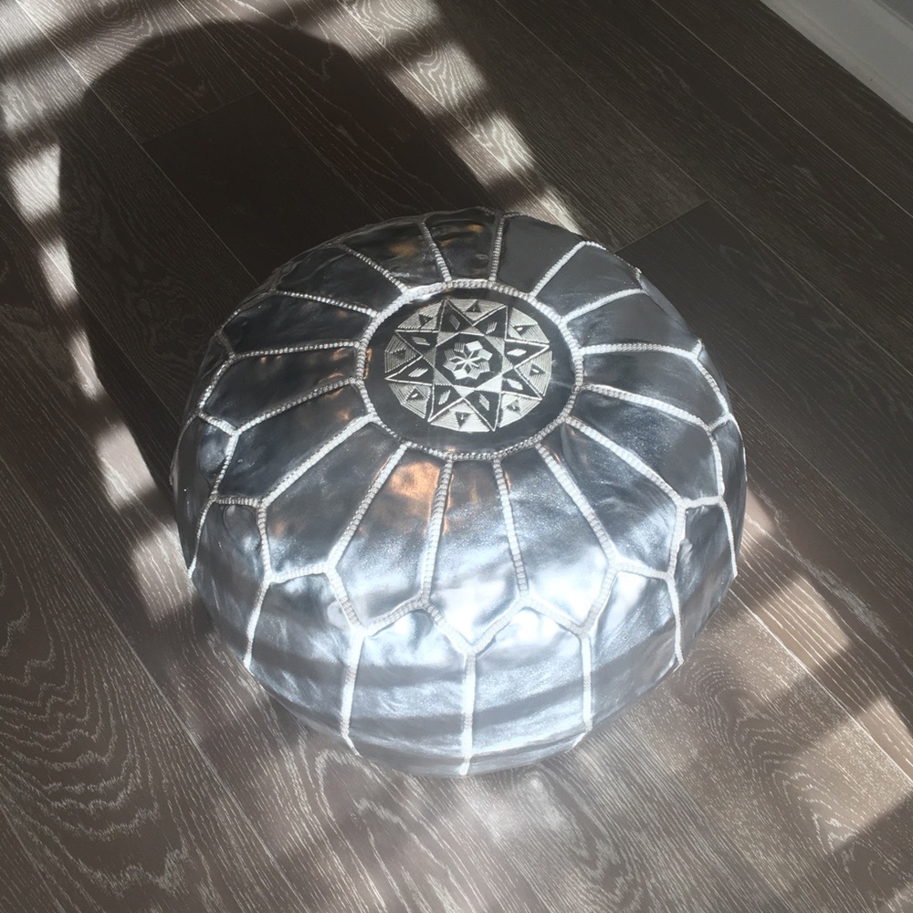 Stuffed Silver Moroccan Round Pouf